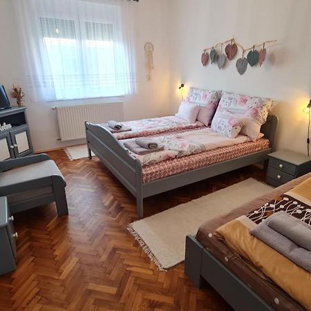 Ri-Jo Apartman Mohács Buitenkant foto